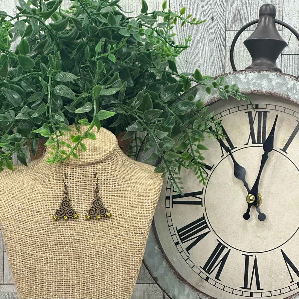 UP SCALE TIME Bright Yellow  Faceted Resined Crystal Dangle Earrings Lightweight